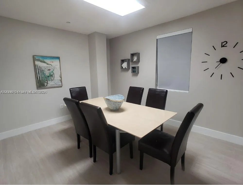 6917 Collins Ave #720 Miami Beach, FL 33141