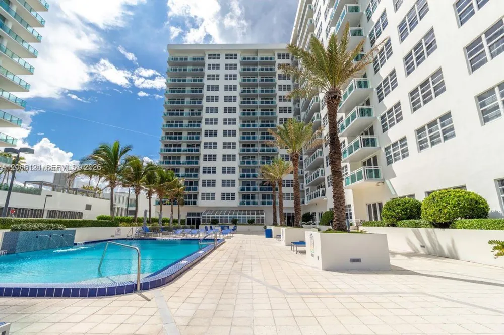 6917 Collins Ave #720 Miami Beach, FL 33141