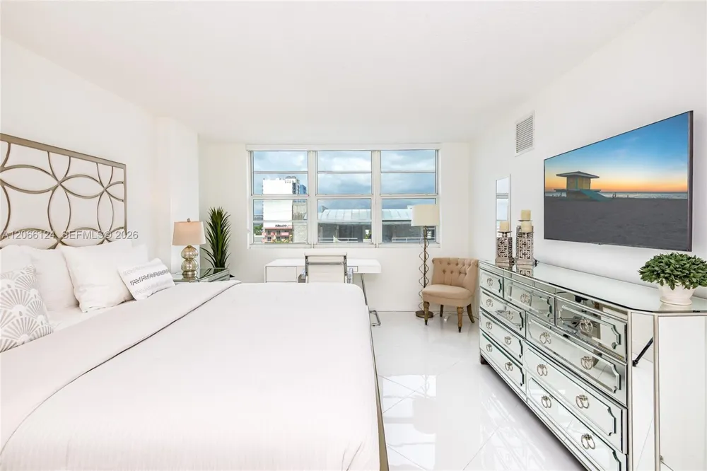6917 Collins Ave #720 Miami Beach, FL 33141