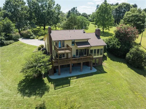 1901 Hennings Road