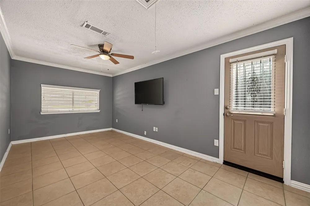 7502 Nightingale Circle Texas City, TX 77591