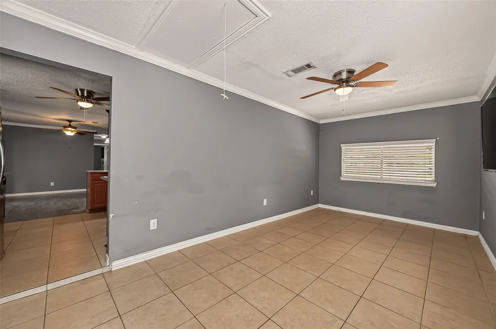 7502 Nightingale Circle Texas City, TX 77591