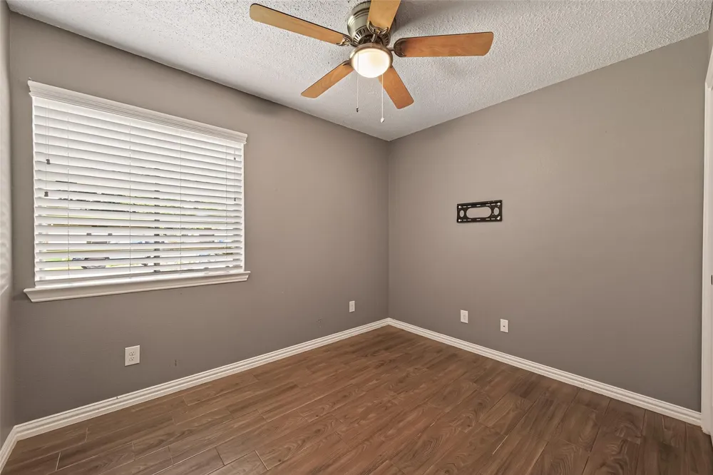 7502 Nightingale Circle Texas City, TX 77591