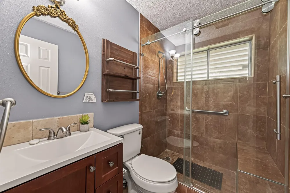 7502 Nightingale Circle Texas City, TX 77591