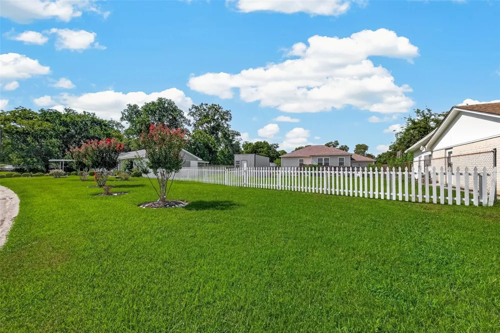 7502 Nightingale Circle Texas City, TX 77591