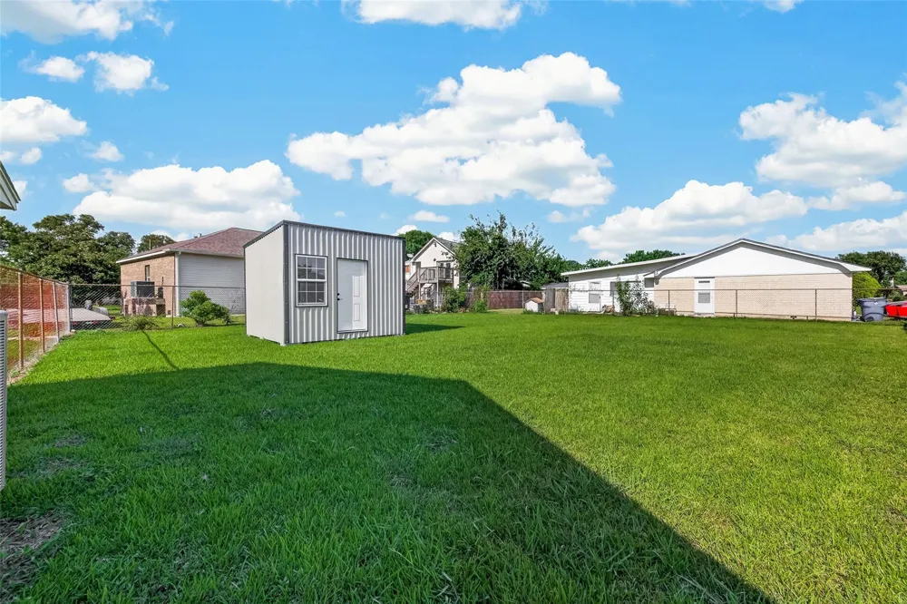 7502 Nightingale Circle Texas City, TX 77591
