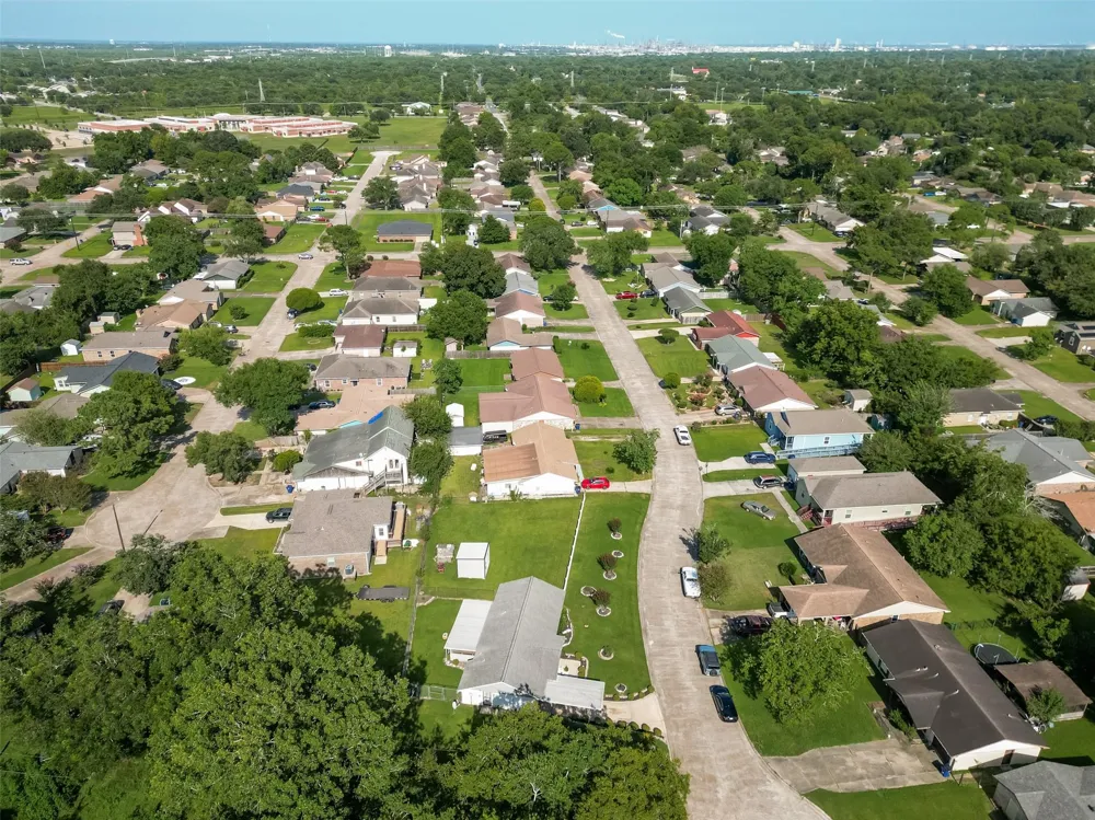 7502 Nightingale Circle Texas City, TX 77591
