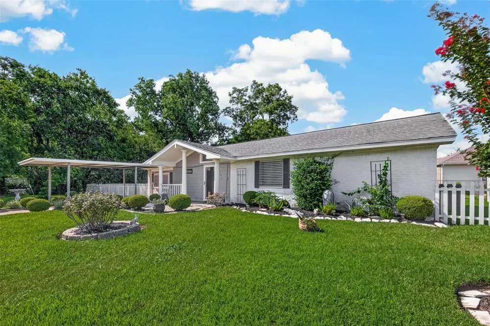 7502 Nightingale Circle Texas City, TX 77591