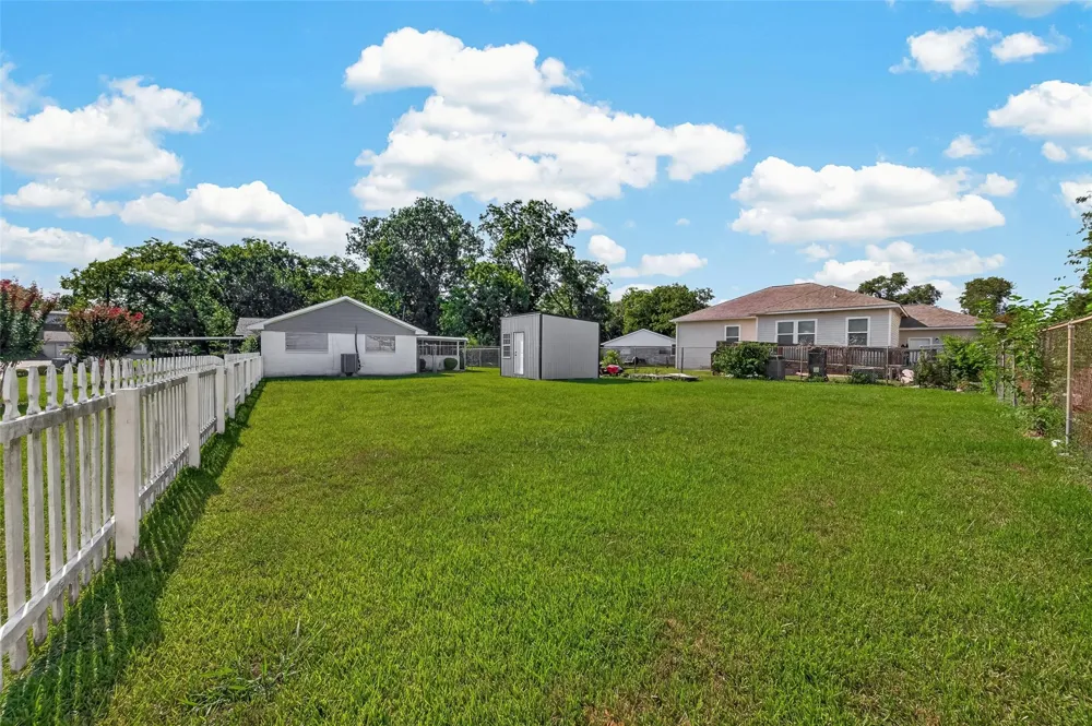 7502 Nightingale Circle Texas City, TX 77591