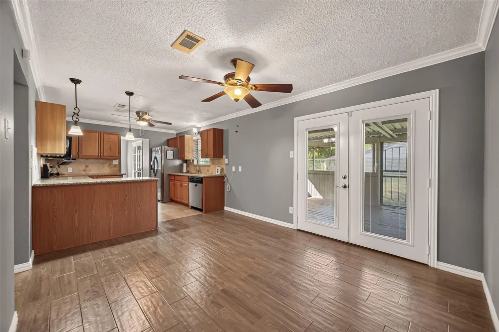 7502 Nightingale Circle Texas City, TX 77591
