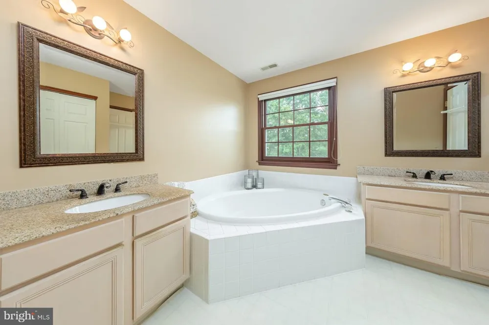 11 TURTLE CREEK DRIVE Mullica Hill, NJ 08062