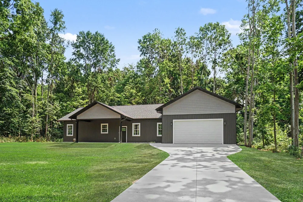 74777 Ridgeway Drive Lawton, MI 49065