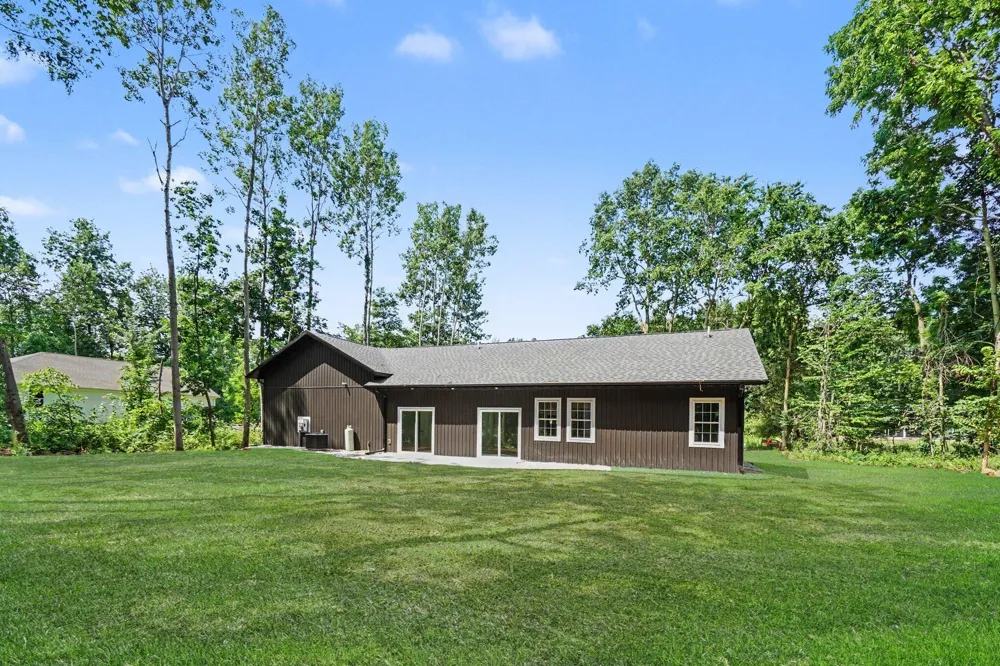 74777 Ridgeway Drive Lawton, MI 49065