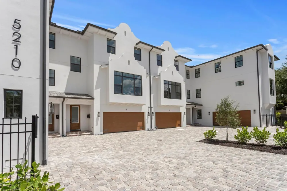 5210 BAYSHORE BOULEVARD #4 Tampa, FL 33611