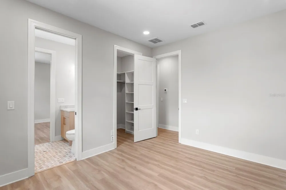 5210 BAYSHORE BOULEVARD #4 Tampa, FL 33611
