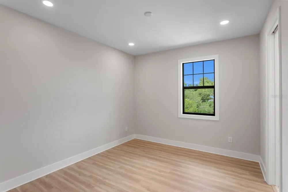 5210 BAYSHORE BOULEVARD #4 Tampa, FL 33611