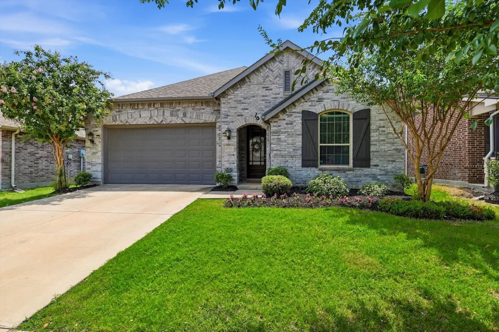 1916 Outpost Creek Lane Aubrey, TX 76227