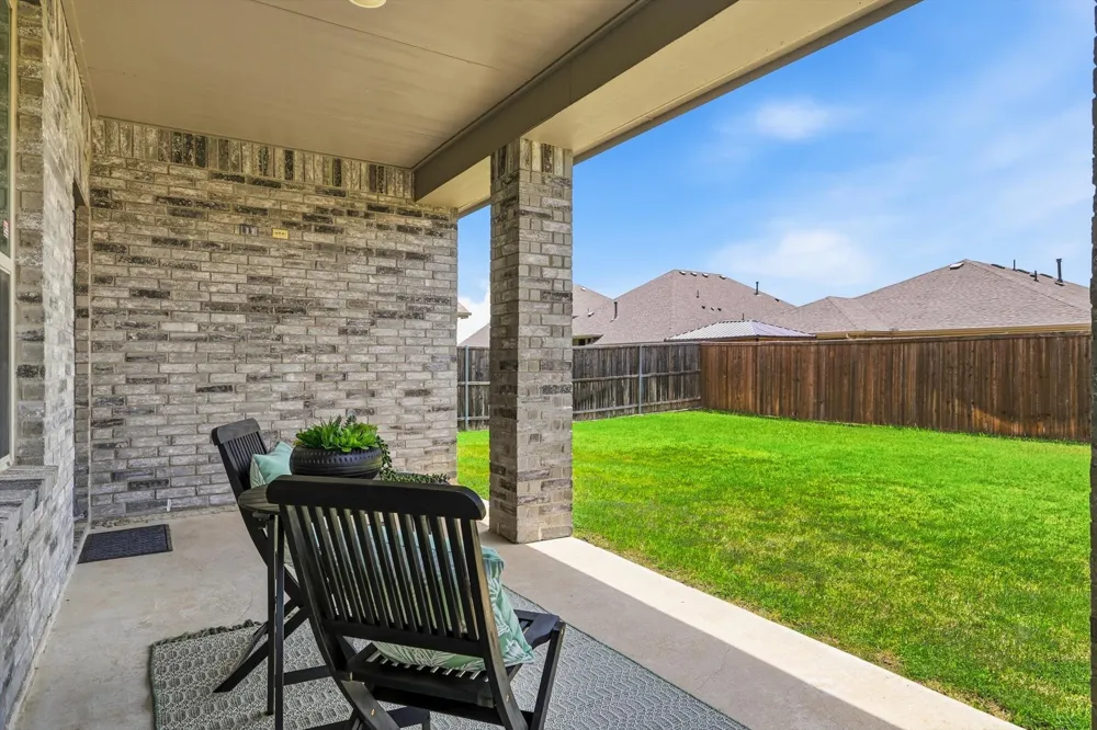 1916 Outpost Creek Lane Aubrey, TX 76227