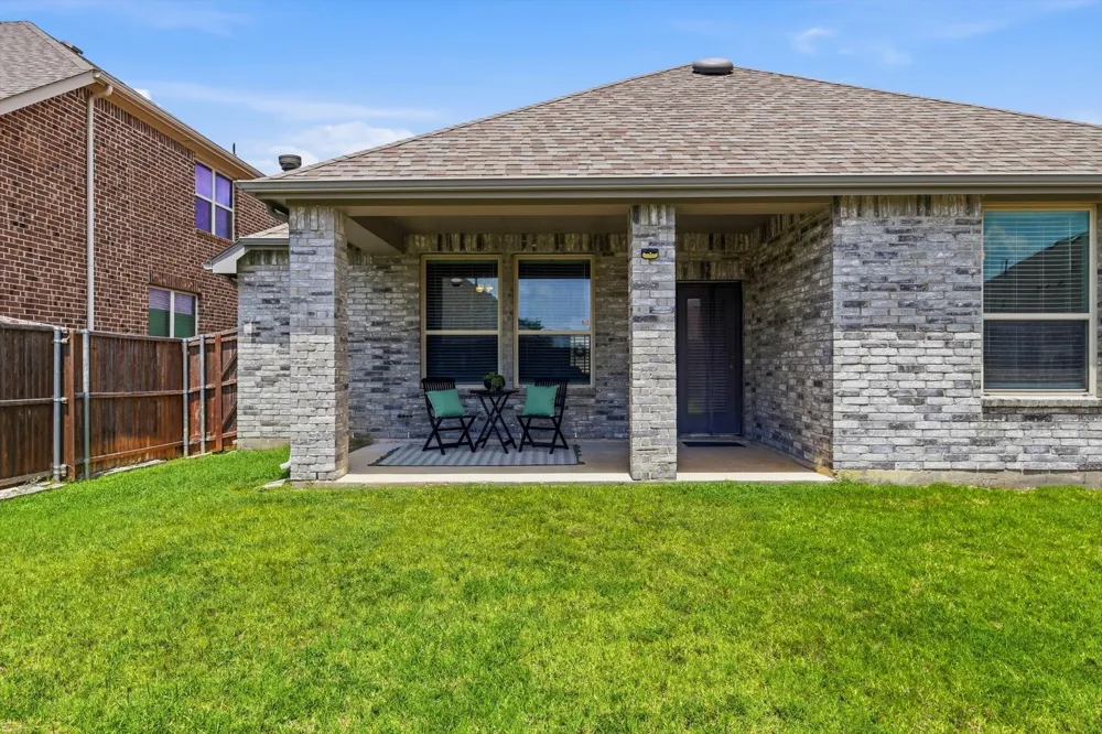 1916 Outpost Creek Lane Aubrey, TX 76227
