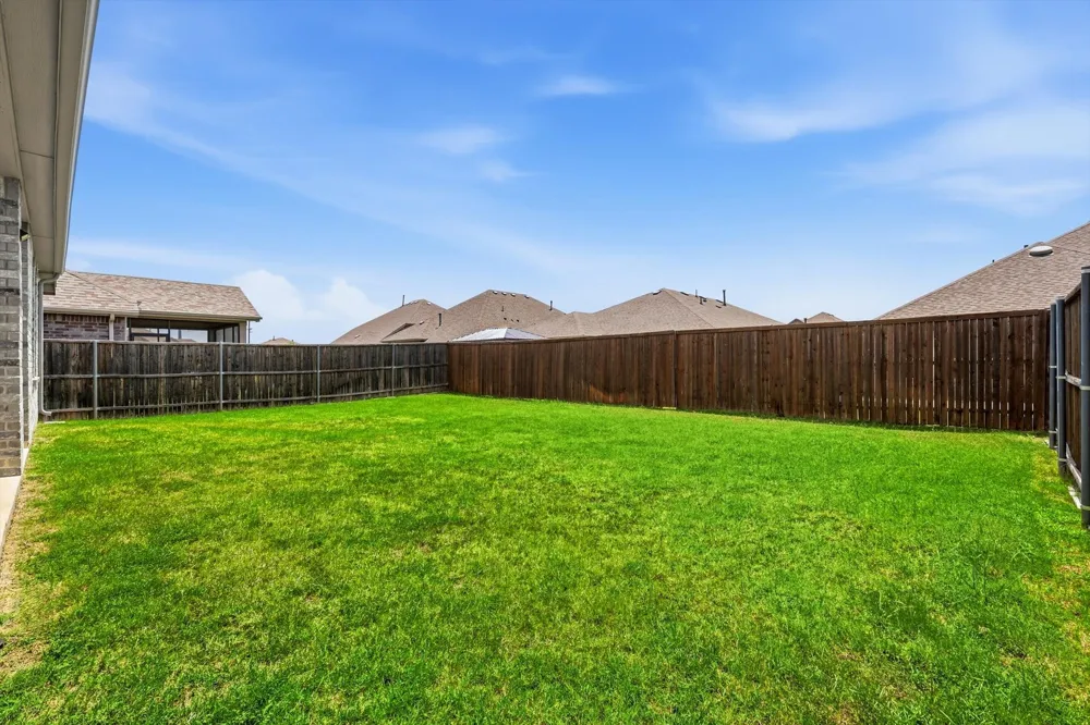 1916 Outpost Creek Lane Aubrey, TX 76227