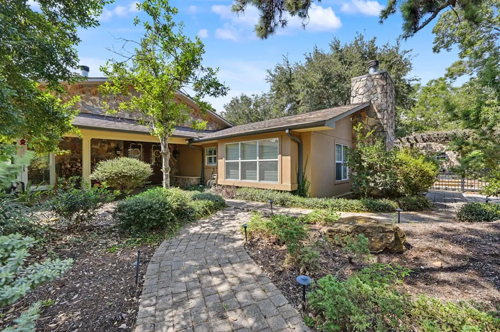 31626 Dobbin Hufsmith Magnolia, TX 77354