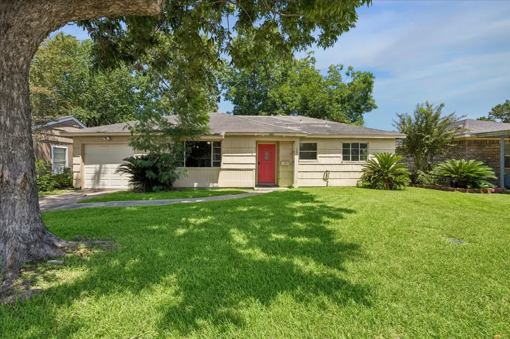 205 Tilden Drive Pasadena, TX 77506