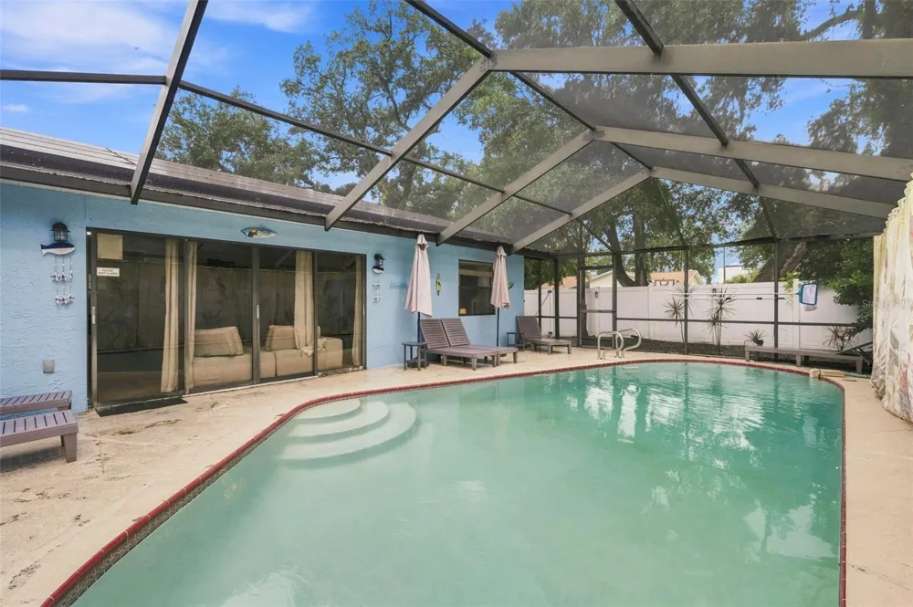 2475 GULFBREEZE CIRCLE Palm Harbor, FL 34683