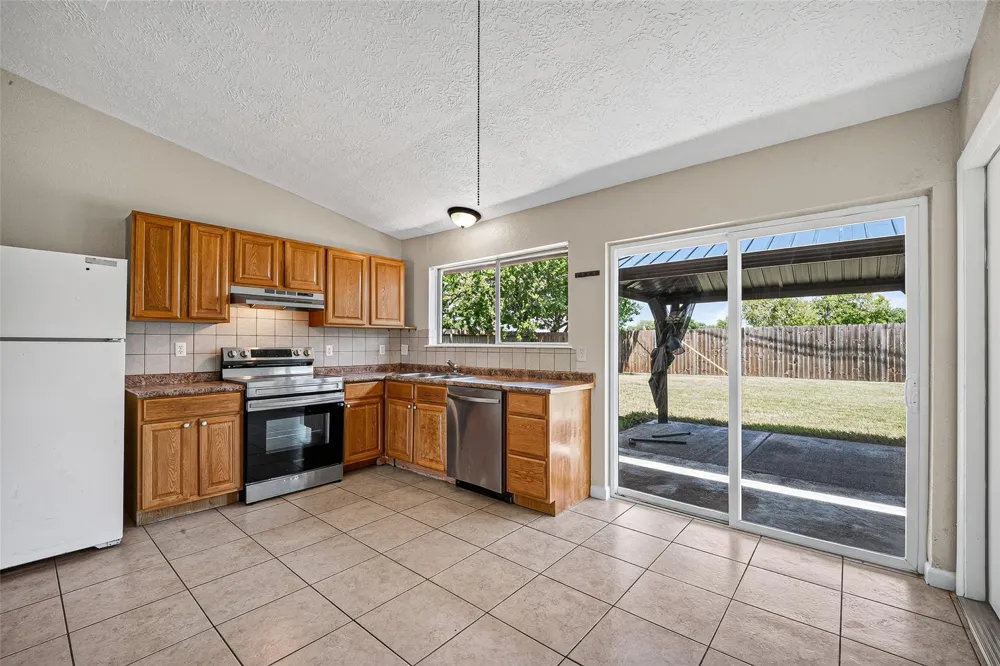 3307 Fern Rock Drive La Porte, TX 77571