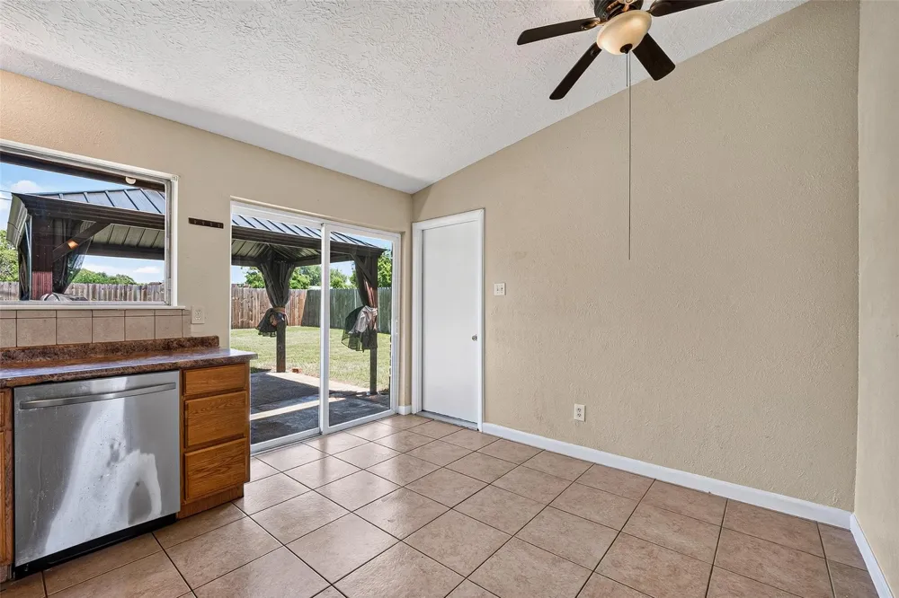 3307 Fern Rock Drive La Porte, TX 77571