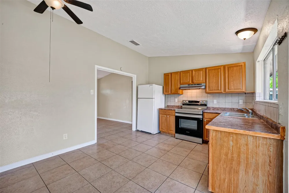 3307 Fern Rock Drive La Porte, TX 77571