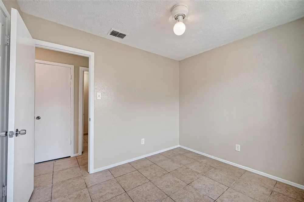 3307 Fern Rock Drive La Porte, TX 77571