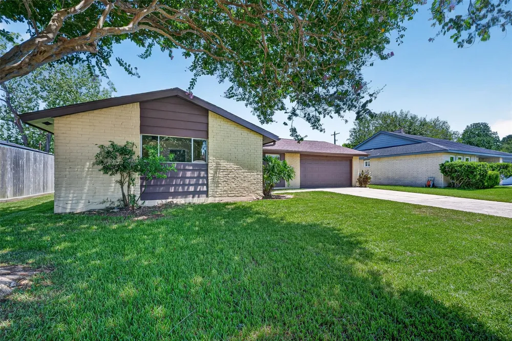 3307 Fern Rock Drive La Porte, TX 77571