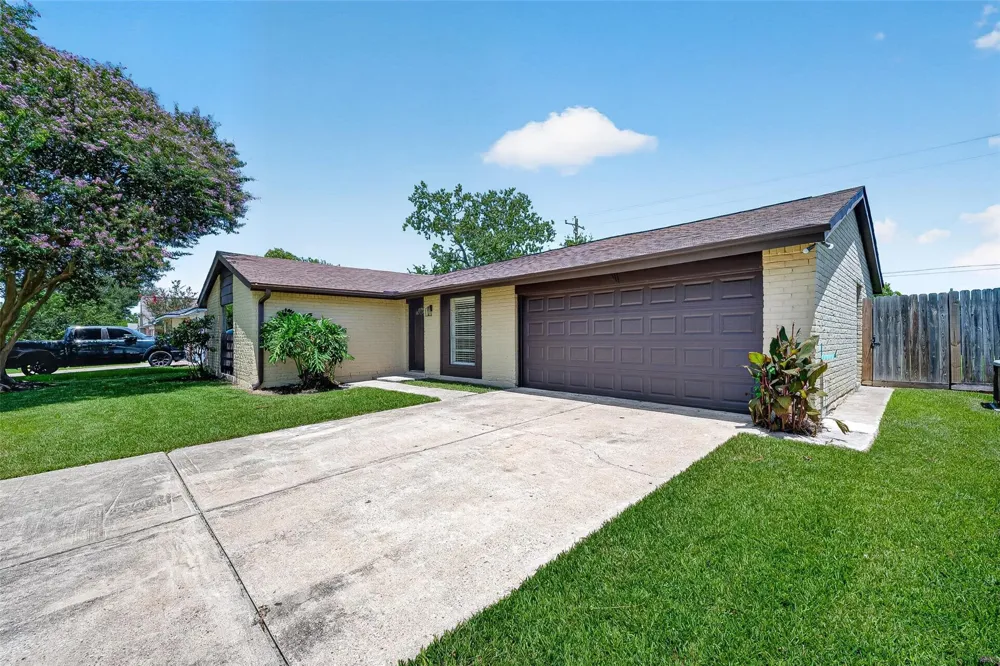 3307 Fern Rock Drive La Porte, TX 77571