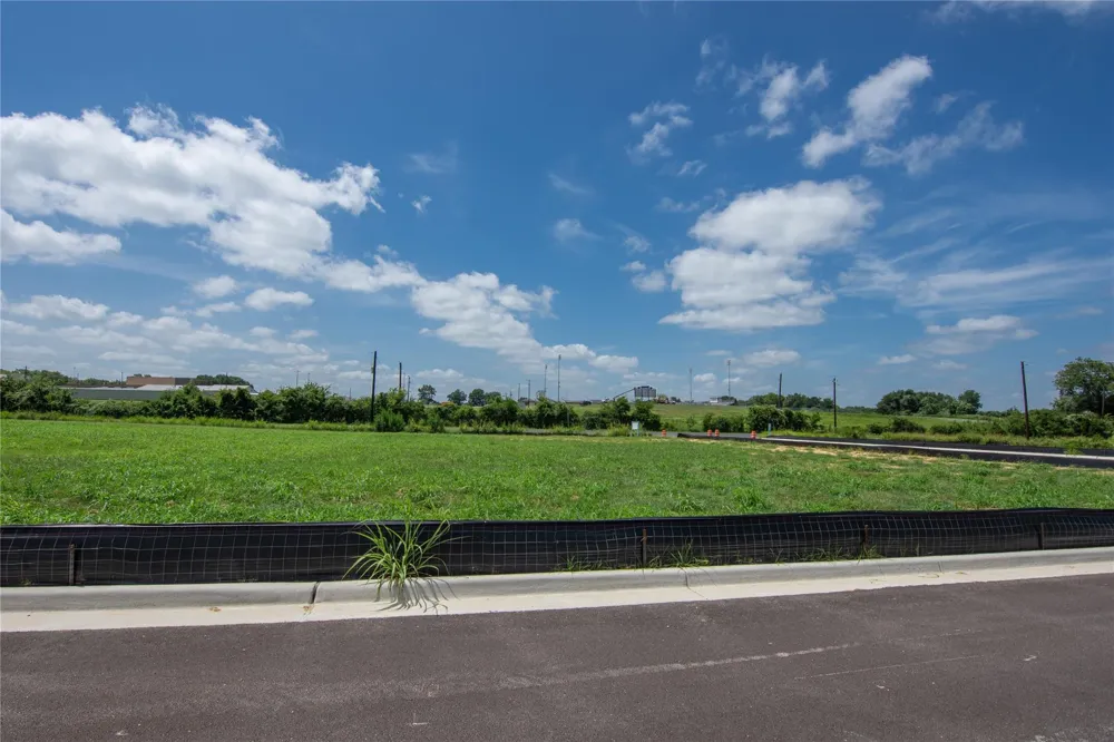 513 Trend View Drive Weimar, TX 78962