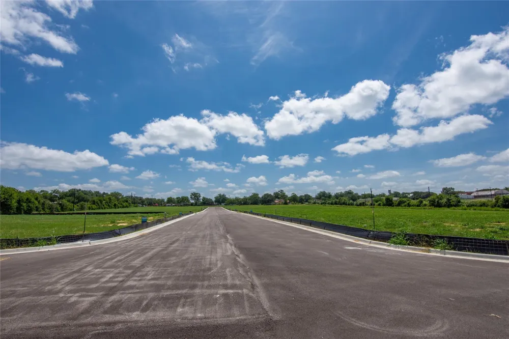 513 Trend View Drive Weimar, TX 78962