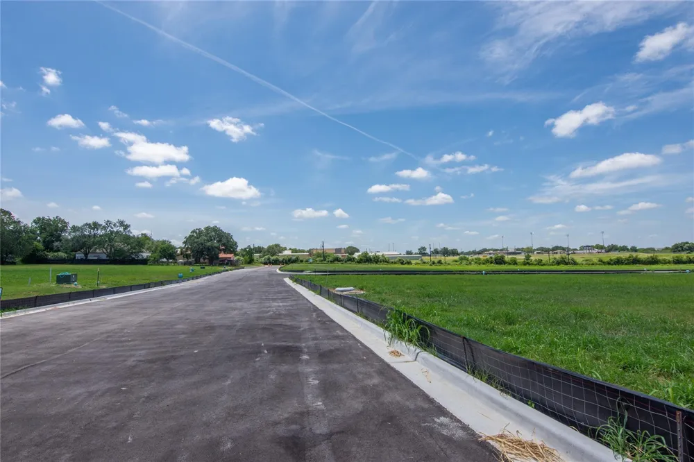 513 Trend View Drive Weimar, TX 78962