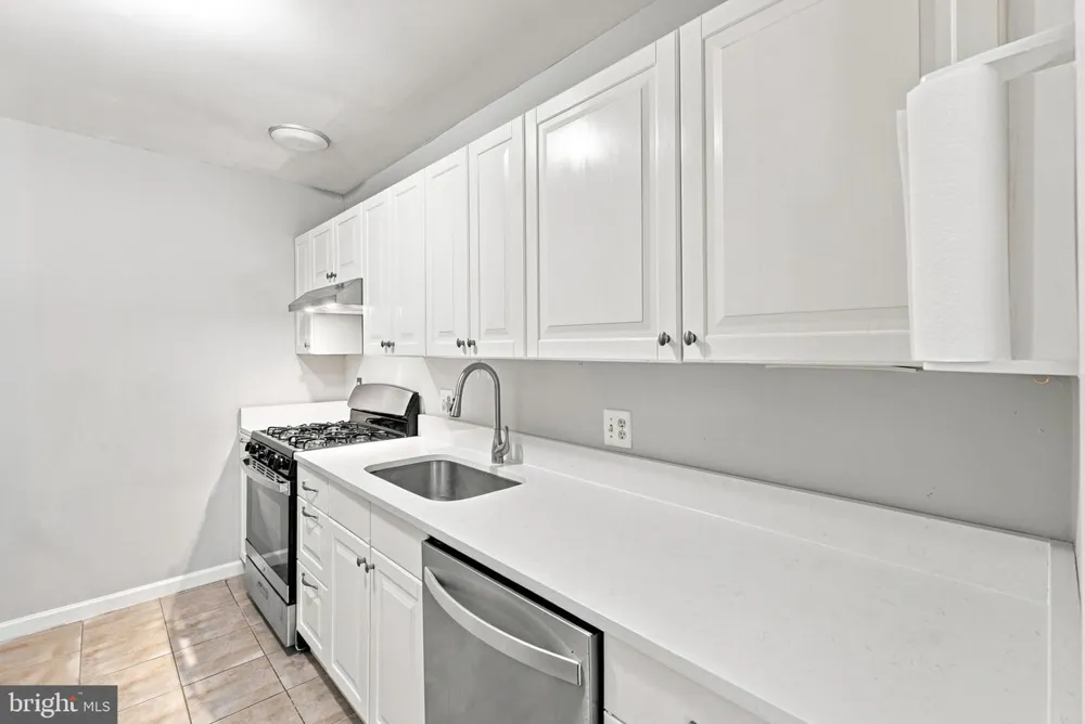 10725 W WEST DRIVE #203 Fairfax, VA 22030