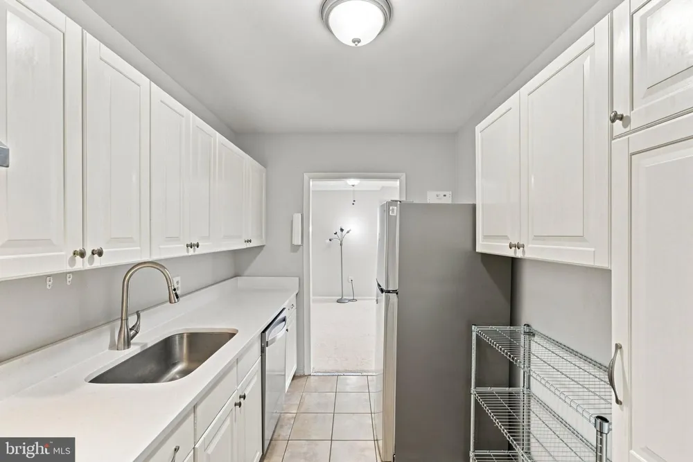 10725 W WEST DRIVE #203 Fairfax, VA 22030