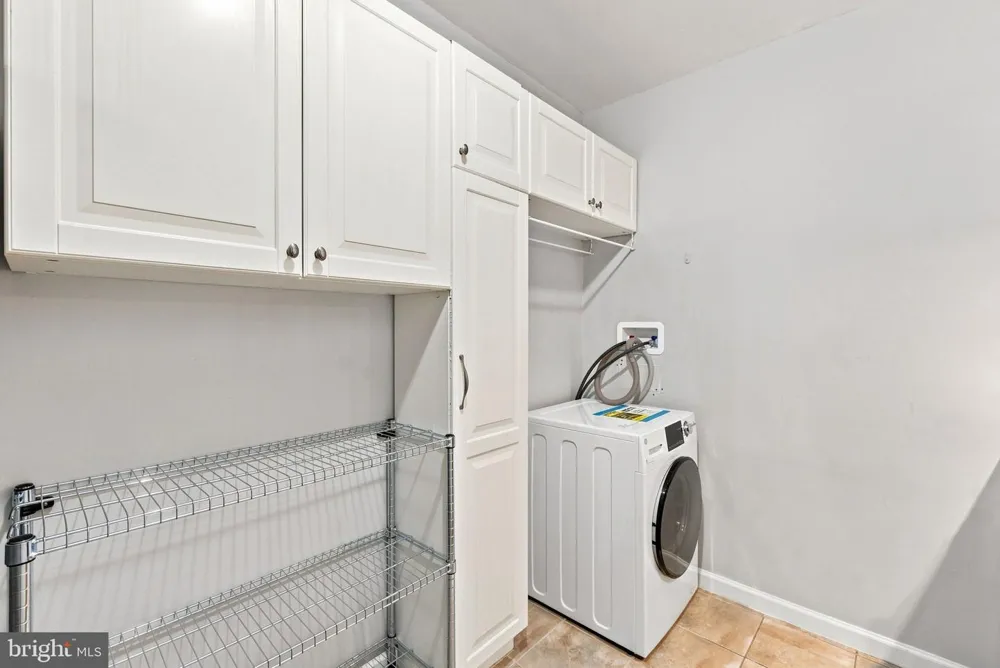 10725 W WEST DRIVE #203 Fairfax, VA 22030