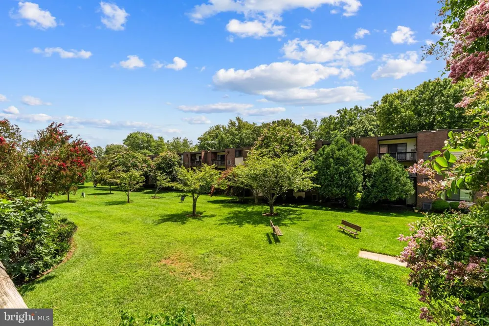 10725 W WEST DRIVE #203 Fairfax, VA 22030