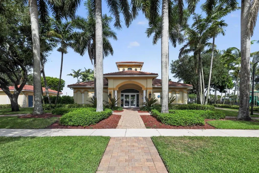2823 S EVERGREEN CIRCLE Boynton Beach, FL 33426