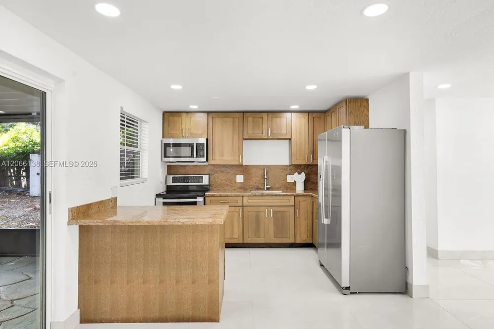 664 Colson Dr Key Largo, FL 33037
