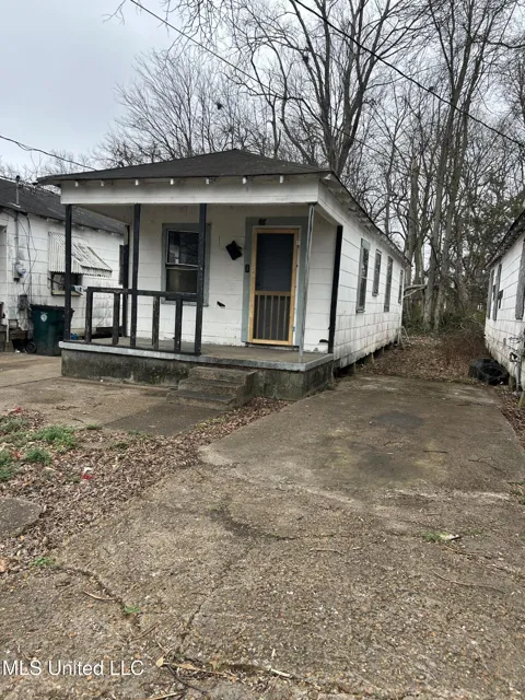 617 Ave L