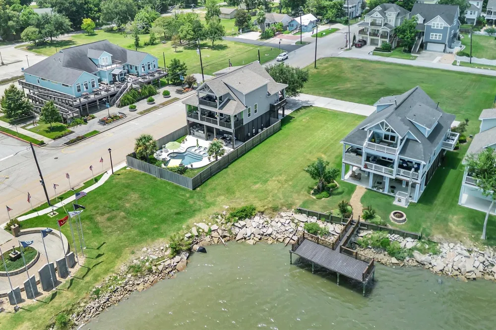Main Street Seabrook, TX 77586