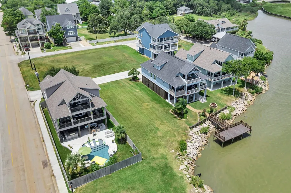 Main Street Seabrook, TX 77586