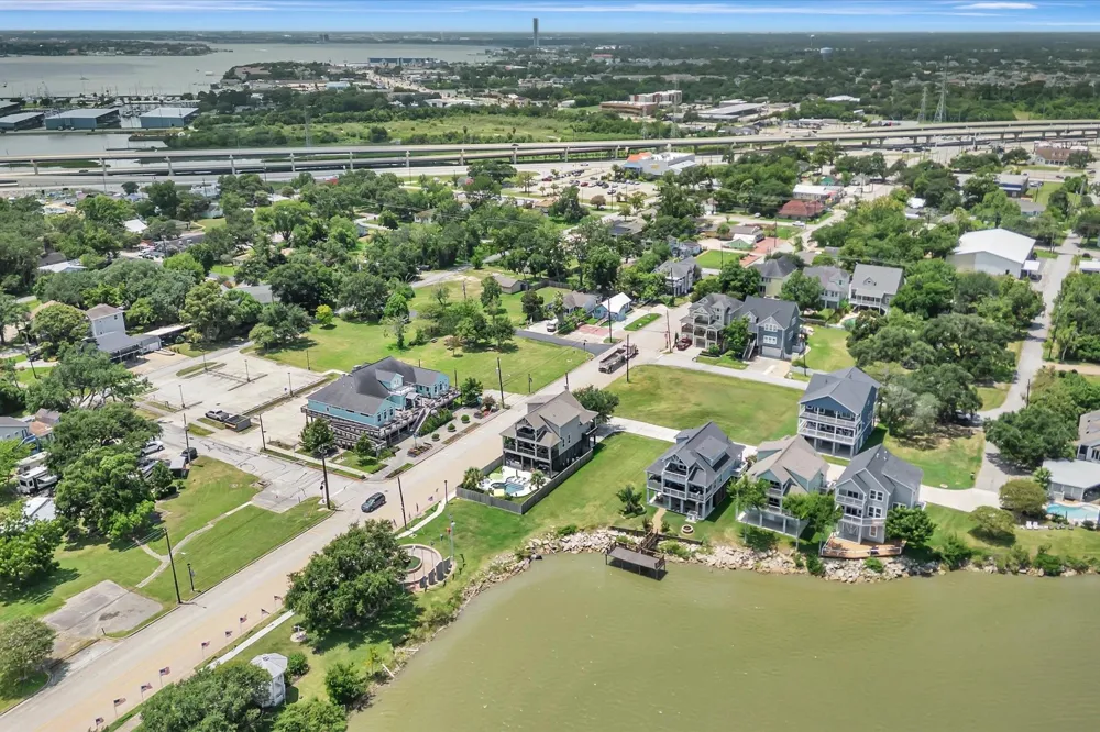 Main Street Seabrook, TX 77586