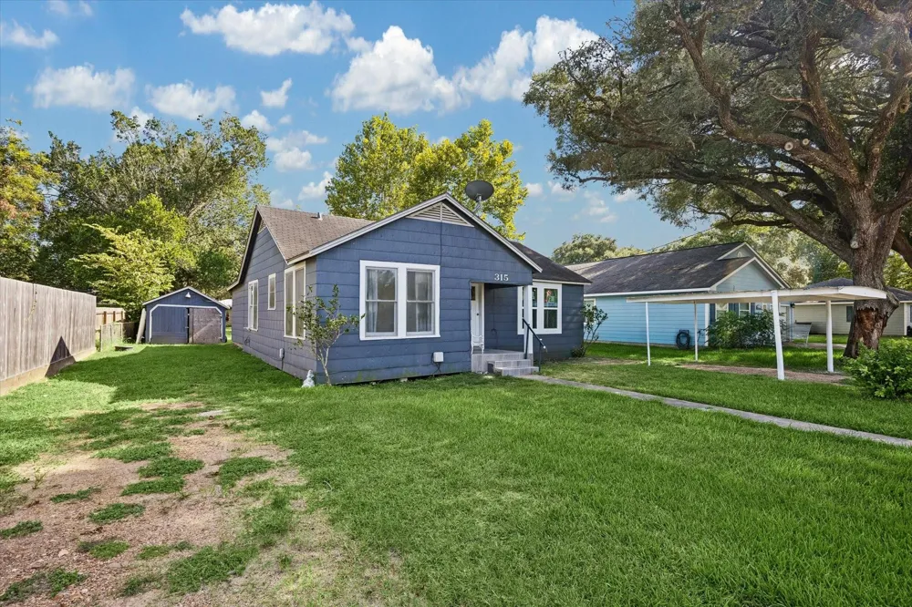 315 Jones Street Columbus, TX 78934