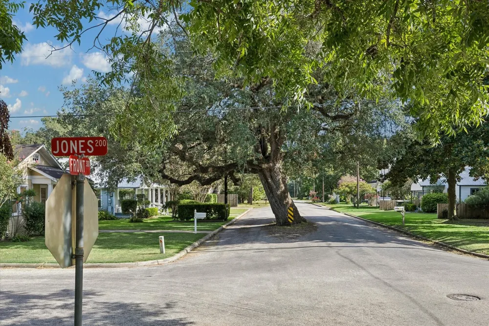 315 Jones Street Columbus, TX 78934