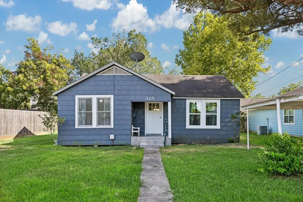 315 Jones Street Columbus, TX 78934