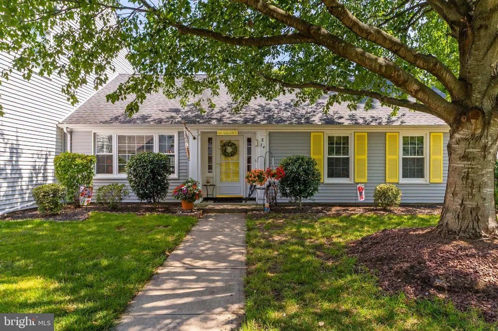 74 AMHERST LANE E Monroe Township, NJ 08831
